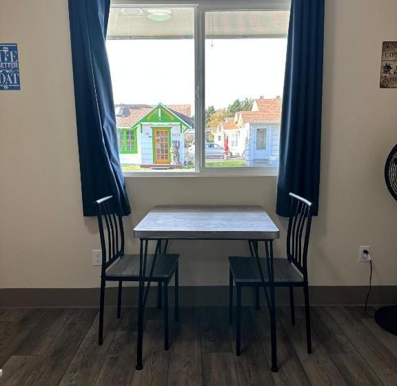 ホテル Coastal Inn And Suites