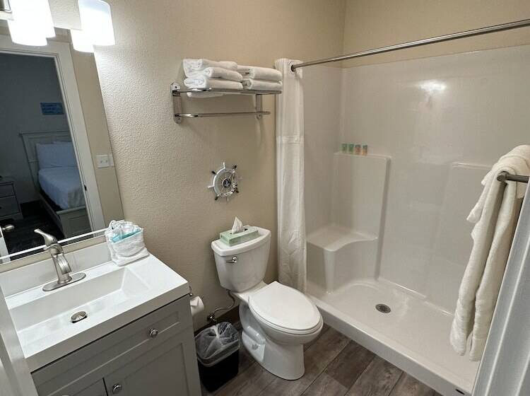 ホテル Coastal Inn And Suites