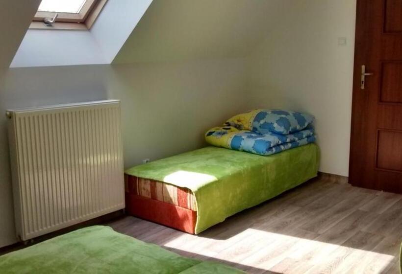 Hotel Dom Wczasowy Pięciu Pomostów I Domki Letniskowe