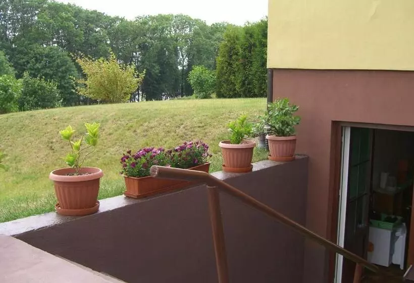 ホテル Dom Wczasowy Pięciu Pomostów I Domki Letniskowe