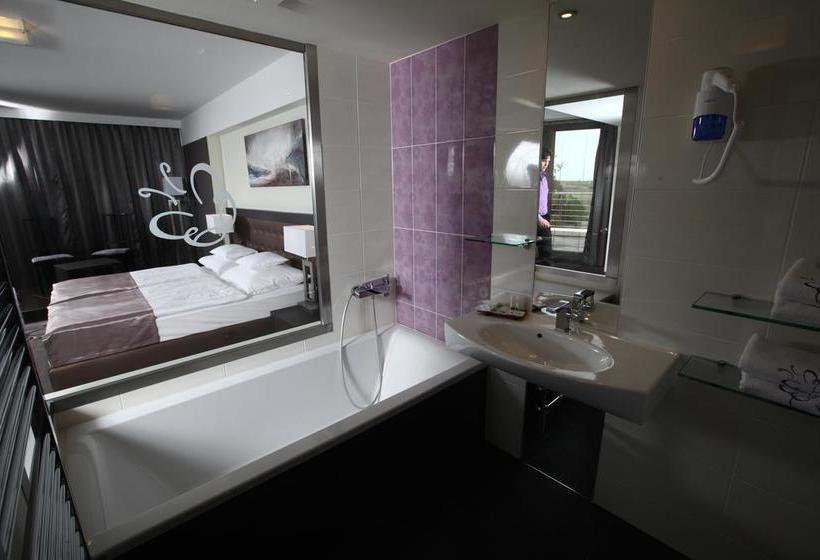 Отель Gunaras Resort Spa