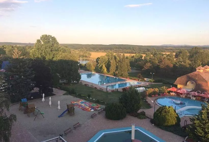 Hotelli Gunaras Resort Spa