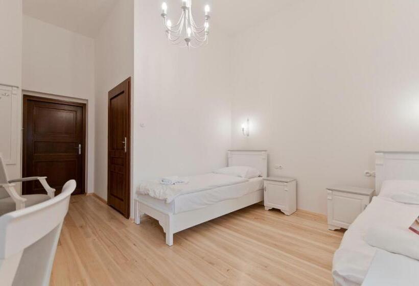 فندق Moszna Zamek