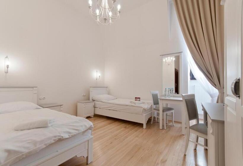 فندق Moszna Zamek