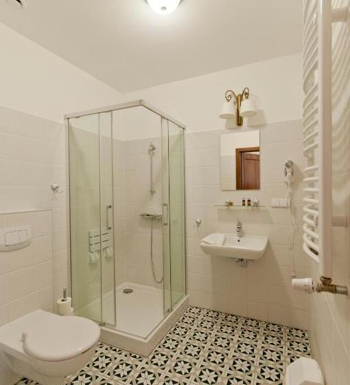 فندق Moszna Zamek