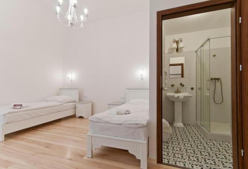 فندق Moszna Zamek