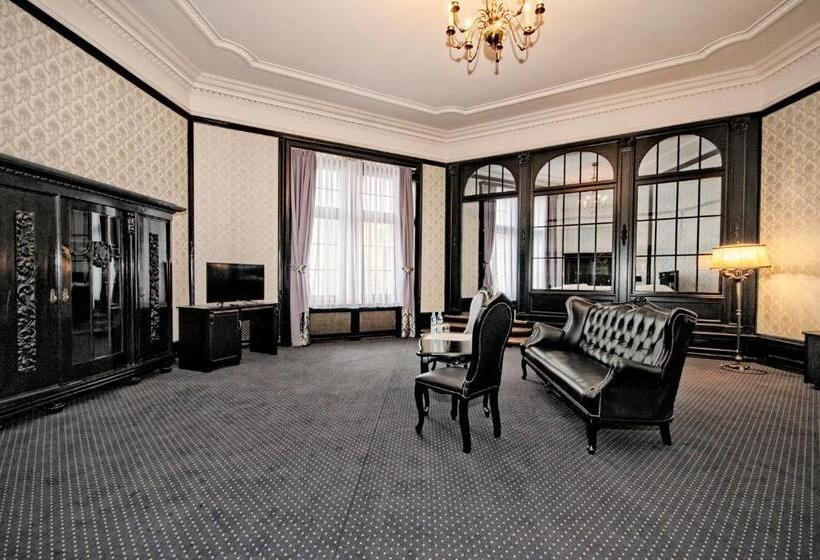 فندق Moszna Zamek