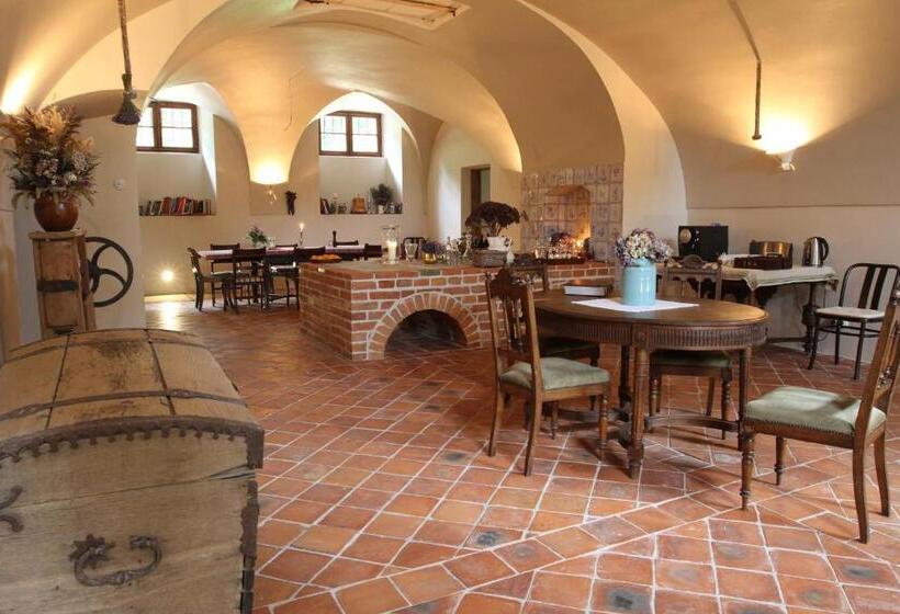 호텔 Pałac Nakomiady