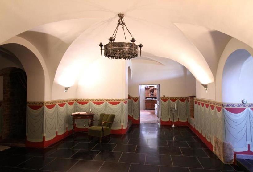 호텔 Pałac Nakomiady