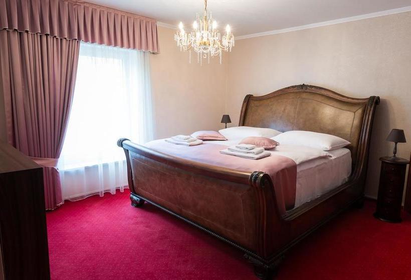 فندق Pod Zámkom