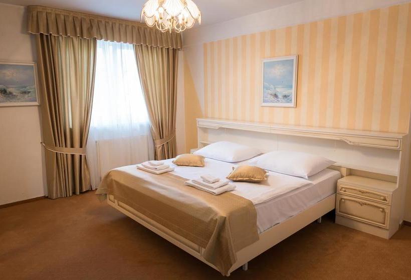 فندق Pod Zámkom