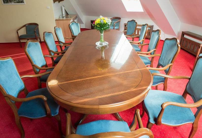 فندق Pod Zámkom