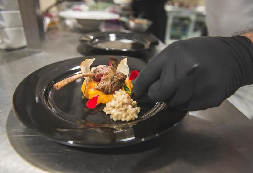 فندق Pod Zámkom