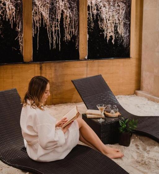 ホテル Podklasztorze