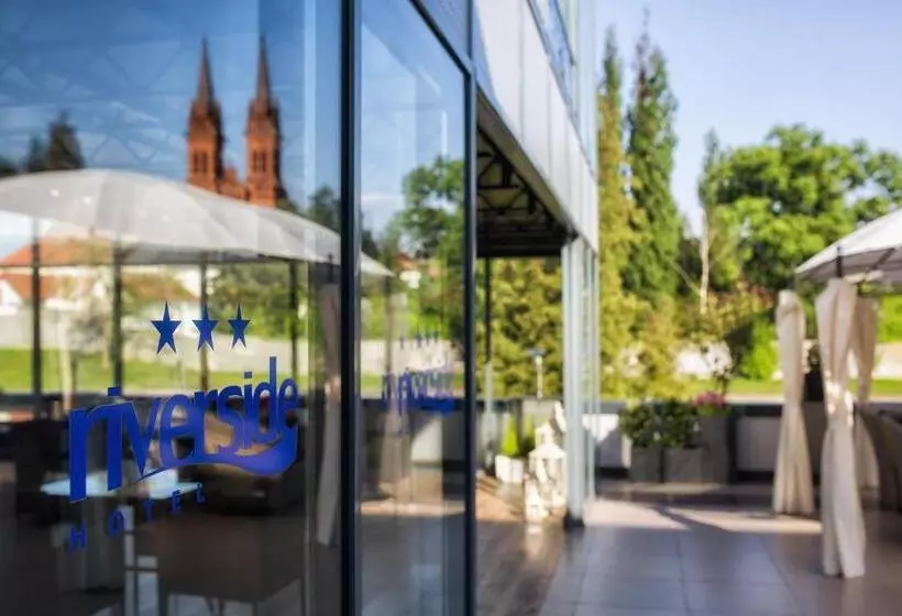 Hotelli Riverside