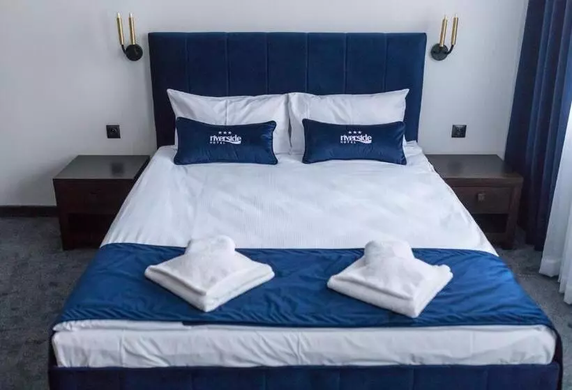 Hotelli Riverside