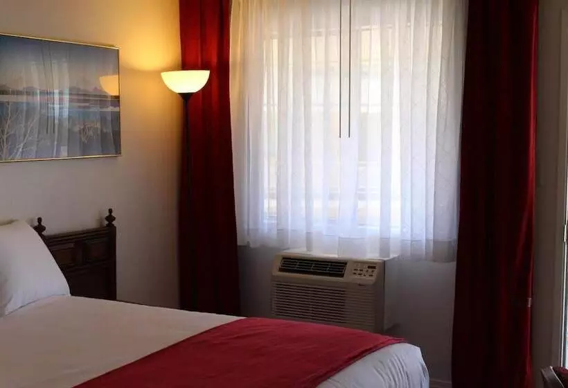 Hotelli Sovana Inn