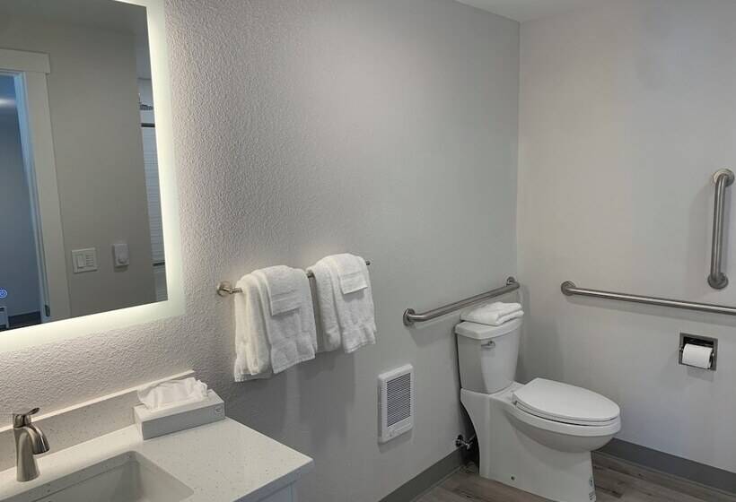 فندق West Beach Suites