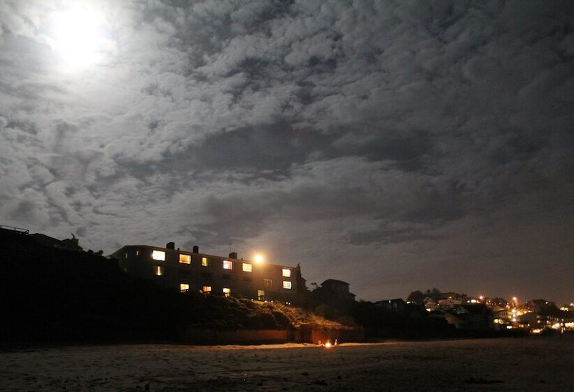 فندق West Beach Suites