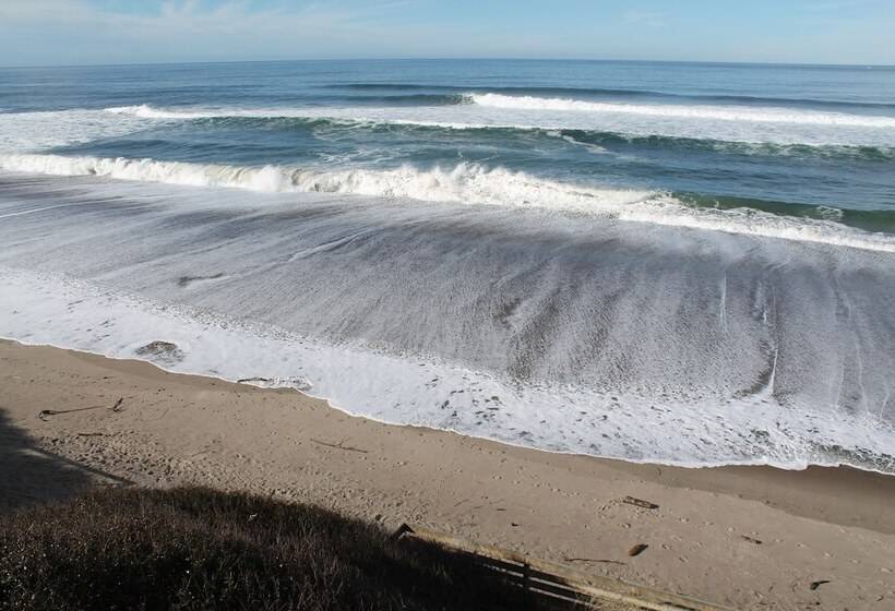 فندق West Beach Suites