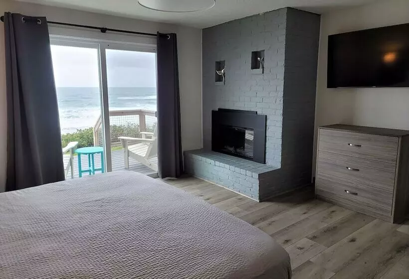 Hotelli West Beach Suites
