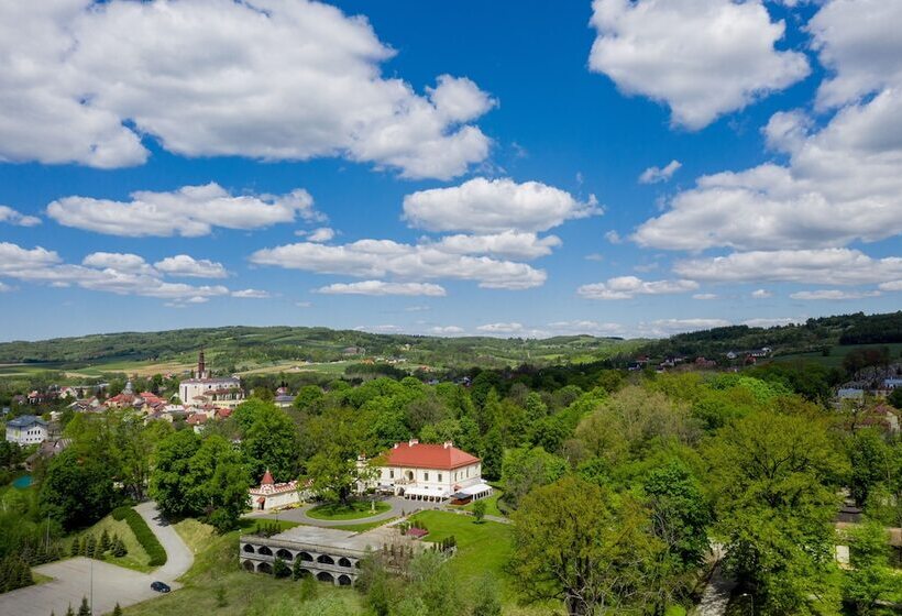 فندق Zamek Dubiecko