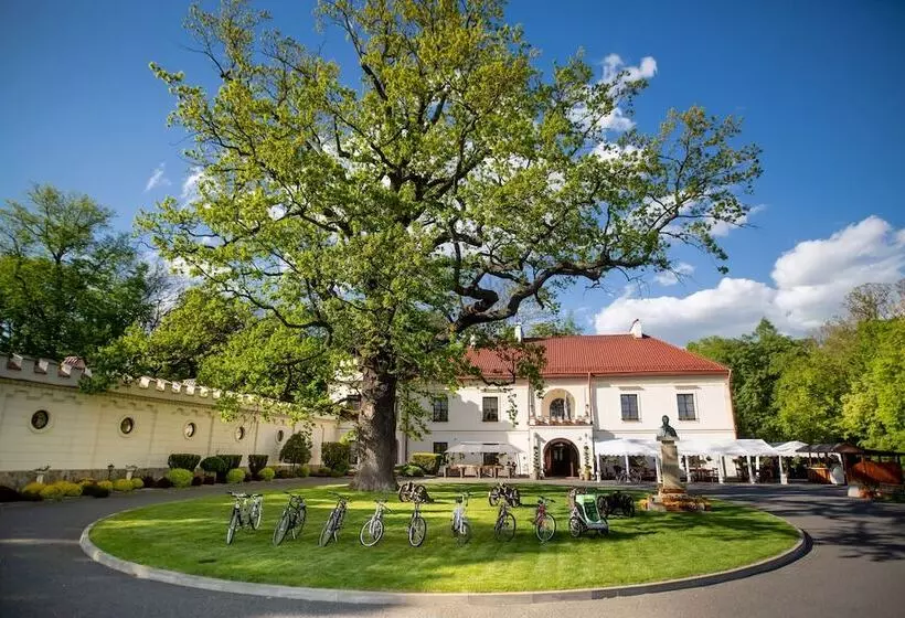 Hotelli Zamek Dubiecko