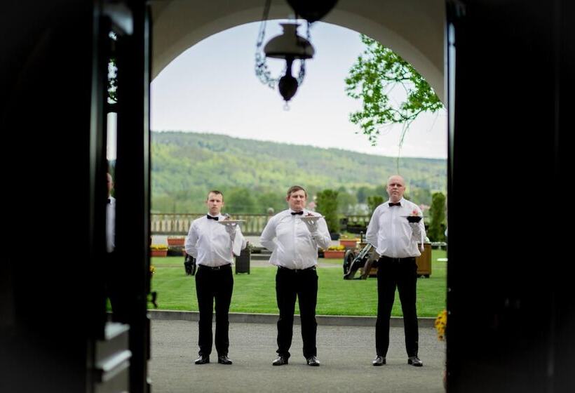 فندق Zamek Dubiecko