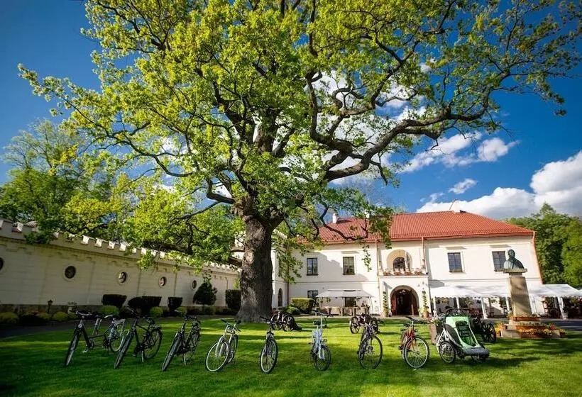 Hotelli Zamek Dubiecko