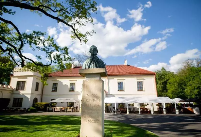 Hotelli Zamek Dubiecko
