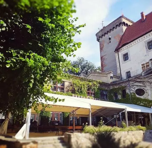 Hotelli Zamek Otmuchów