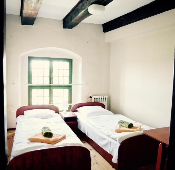 فندق Zamek Otmuchów