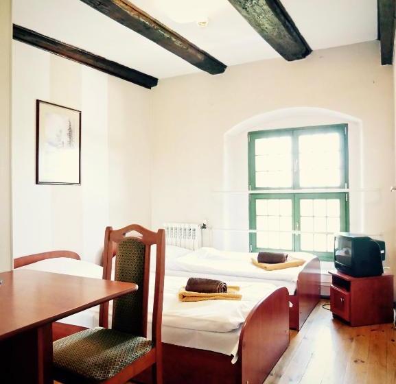 فندق Zamek Otmuchów