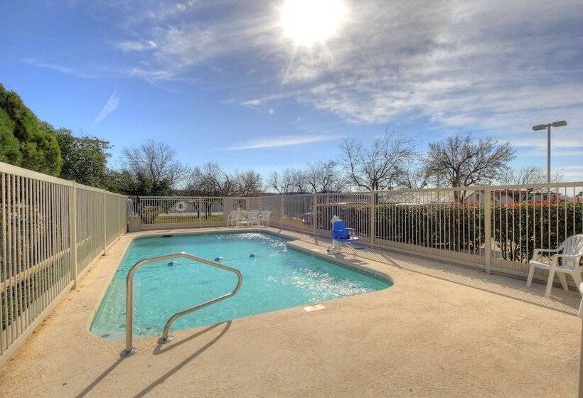 Motel 6kerrville, Tx