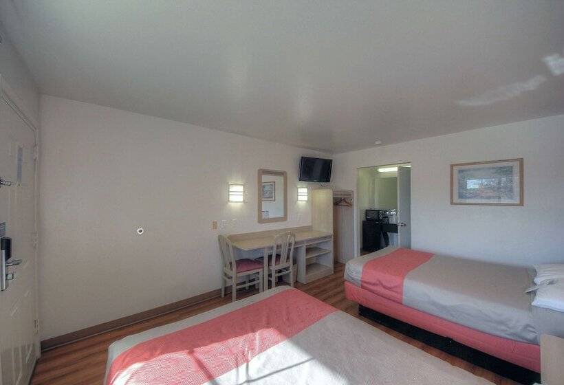 Motel 6kerrville, Tx