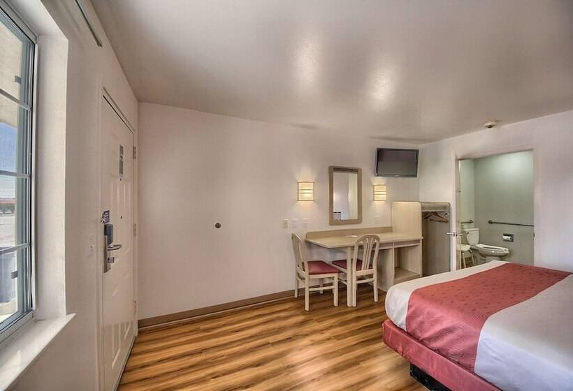 Motel 6kerrville, Tx