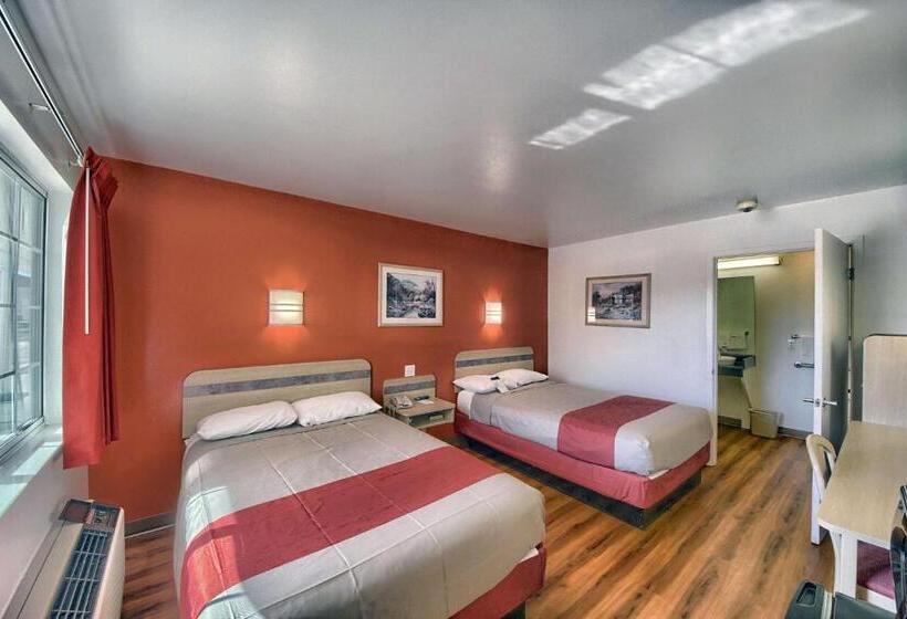 Motel 6kerrville, Tx