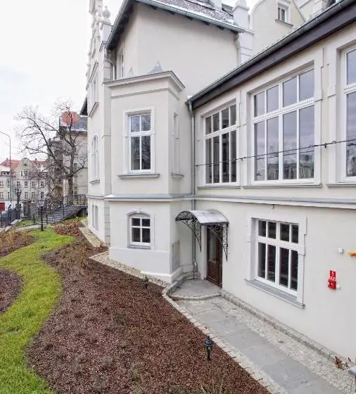 Versant Hotel & Spa