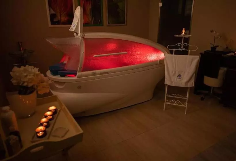 Versant Hotel & Spa