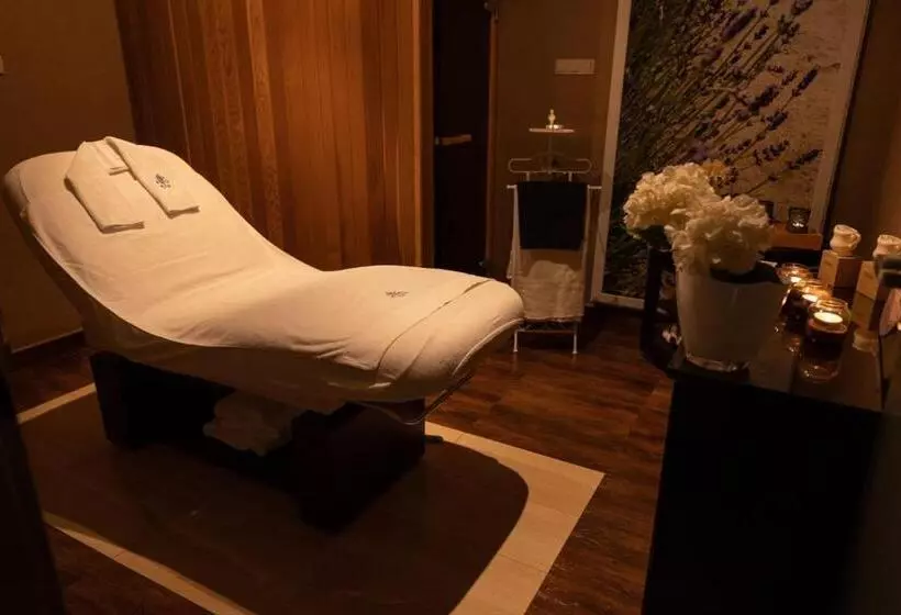 Versant Hotel & Spa