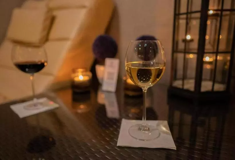 Versant Hotel & Spa