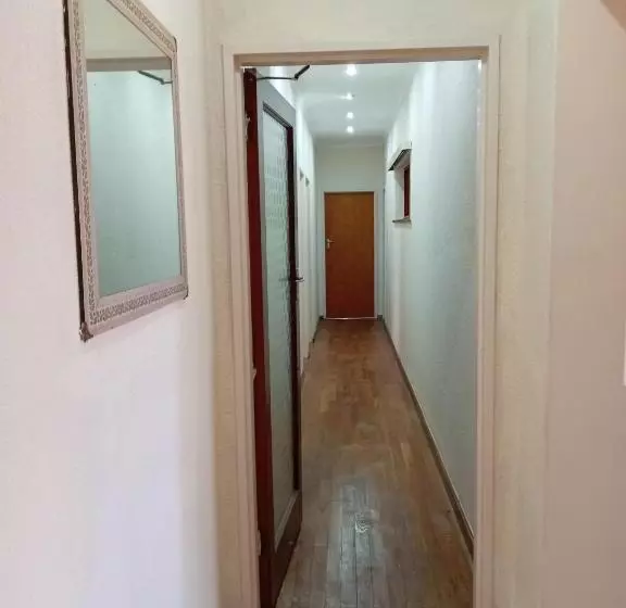 تختخواب و صبحانه Beyond New House
