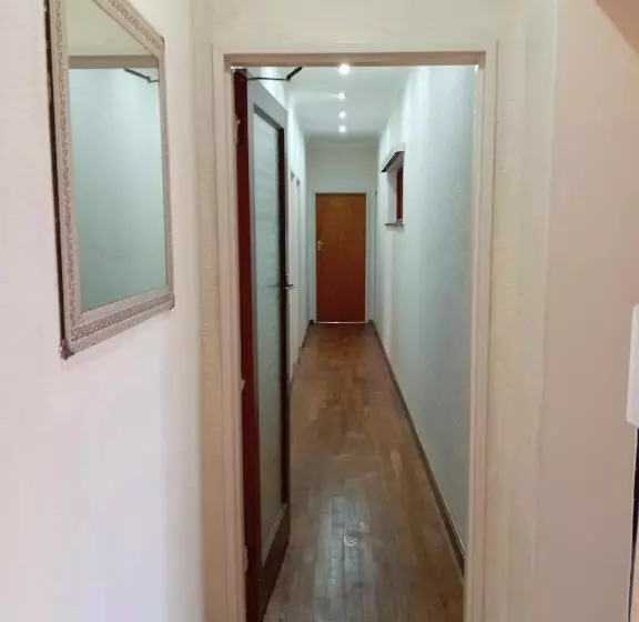 تختخواب و صبحانه Beyond New House