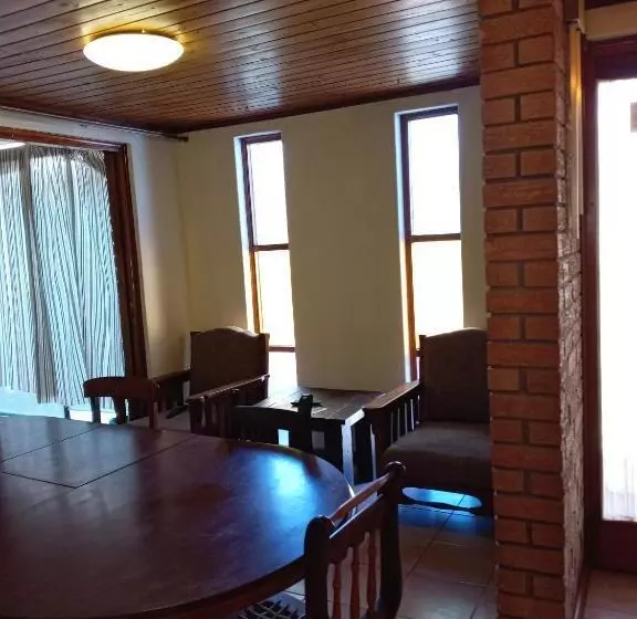 تختخواب و صبحانه Beyond New House