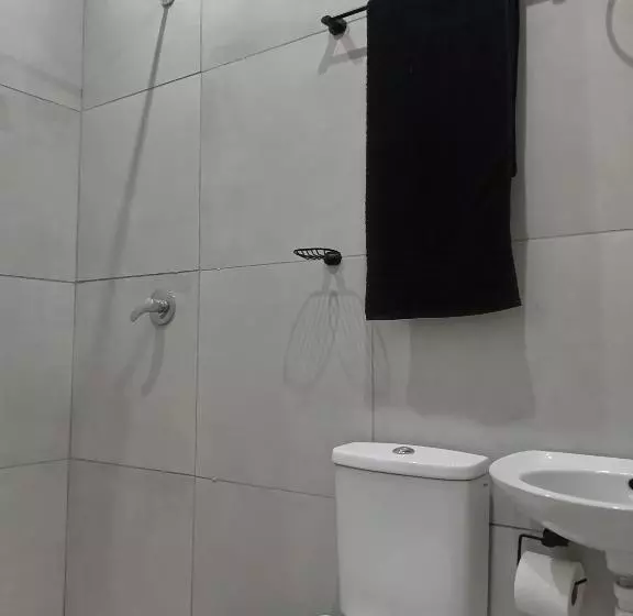 تختخواب و صبحانه Beyond New House