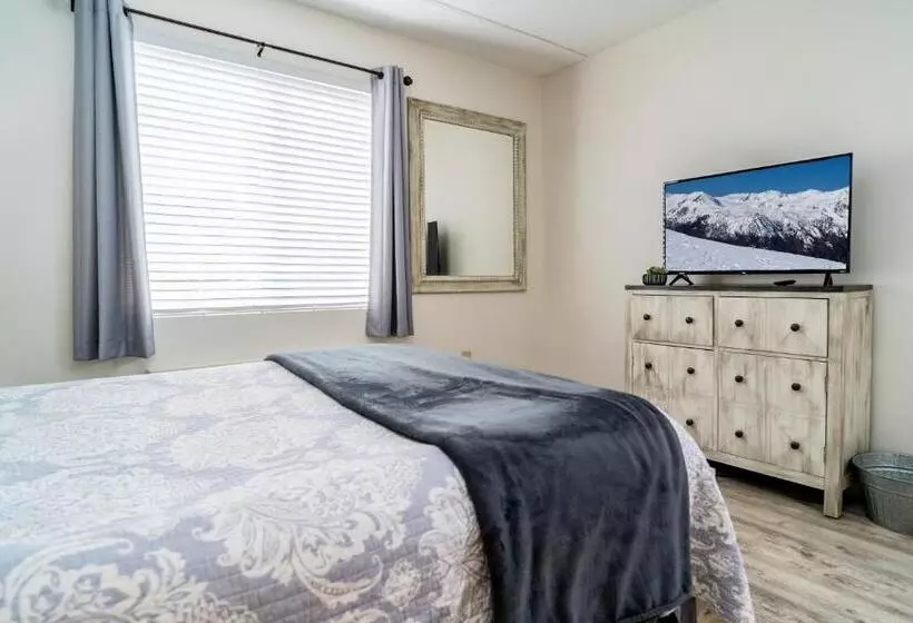 Condo In Gatlinburg Very Peaceful   10 Min Walk To Main Strip