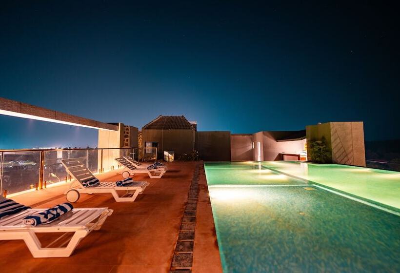 Отель Basalt Paradise Resort And Spa