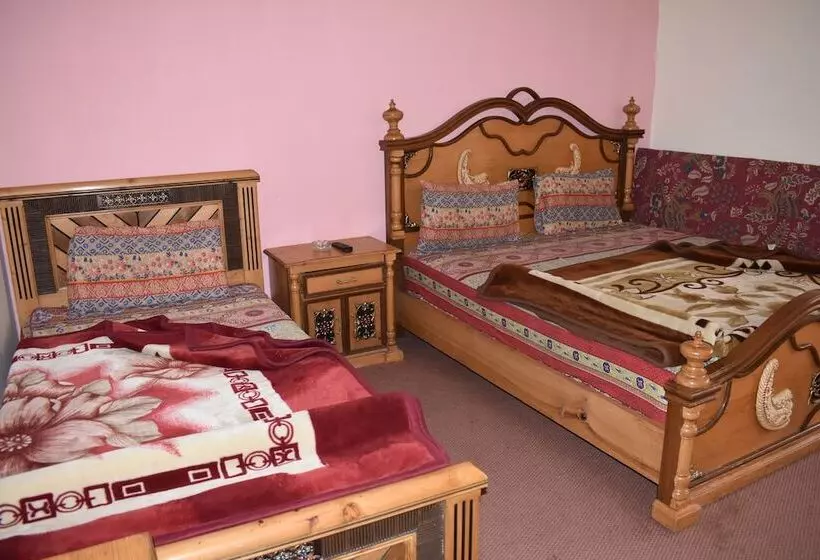 هتل Cedar Inn