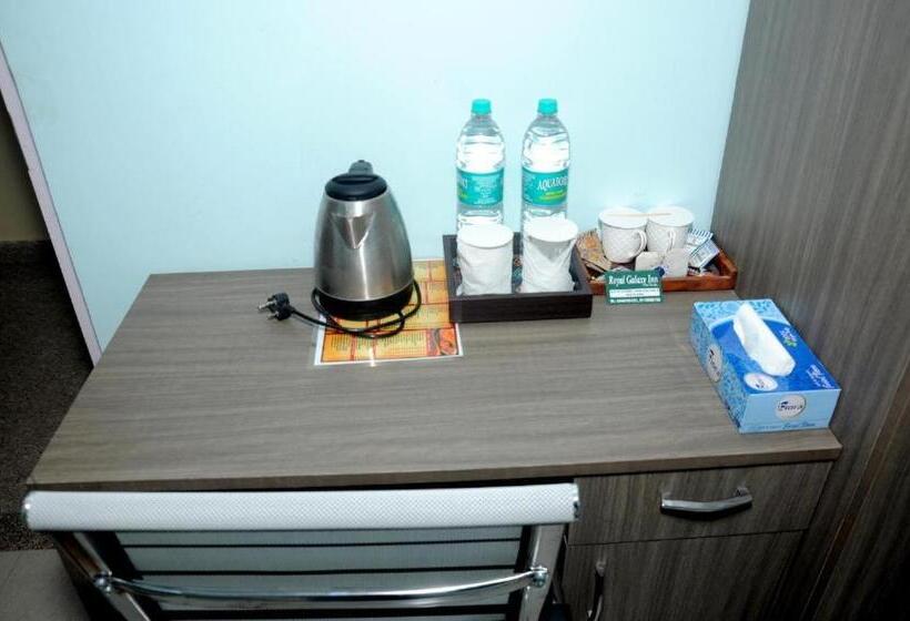 Hotel Collection O 81038 Royal Galaxy Inn