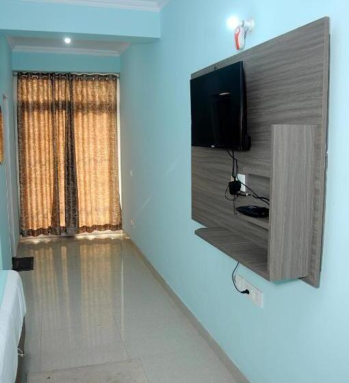 Hotel Collection O 81038 Royal Galaxy Inn